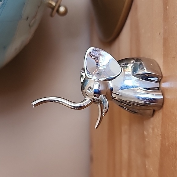 UMBRA chrome elephant ring holder - Picture 1 of 8